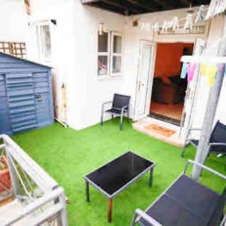Lovely Two Bedroom Apartment, With Private Garden! Torquay Dış mekan fotoğraf